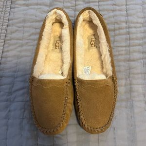 UGG Scalloped Moc